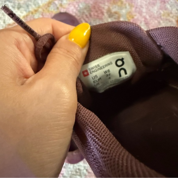 On Cloud 5 women sz 6 Fig Purple Women’s Running Shoes - Picture 10 of 10